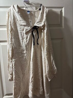 Old Navy Cream Polka Dot Dress with Black Tie new with tags